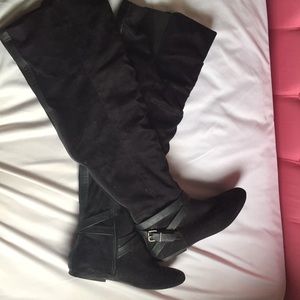 Black Knee-high Flat Boots